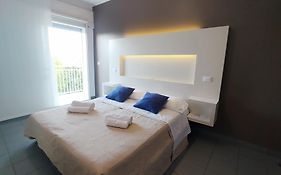 Hotel Desire'